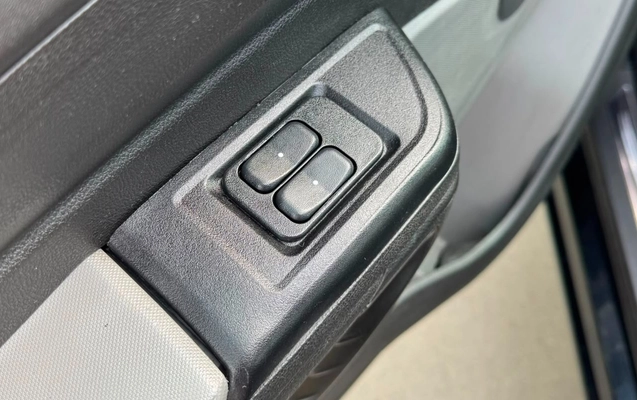 imagem-https://www.socarrao.com.br/sc-vehicle-images-prod/2666244/1784143899198-V2hhdHNBcHAgSW1hZ2UgMjAyNi0wNy0xNSBhdCAxMC4xOC4zOC5qcGVn.jpeg