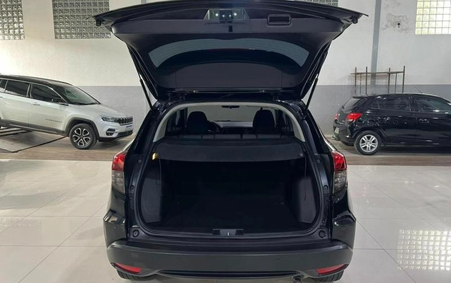 imagem-https://www.socarrao.com.br/sc-vehicle-images-prod/2666266/1786467546111-8281858_7_B_c7b88e3207.jpeg