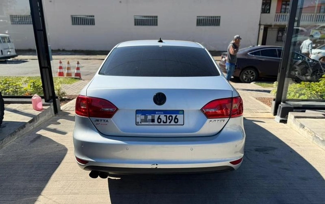 imagem-https://www.socarrao.com.br/sc-vehicle-images-prod/2666525/1785271469134-8265555_3_B_8f91709235.jpeg