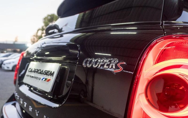 imagem-https://www.socarrao.com.br/sc-vehicle-images-prod/2666928/1789055553624-8283446_7_B_3464efcb51.jpeg