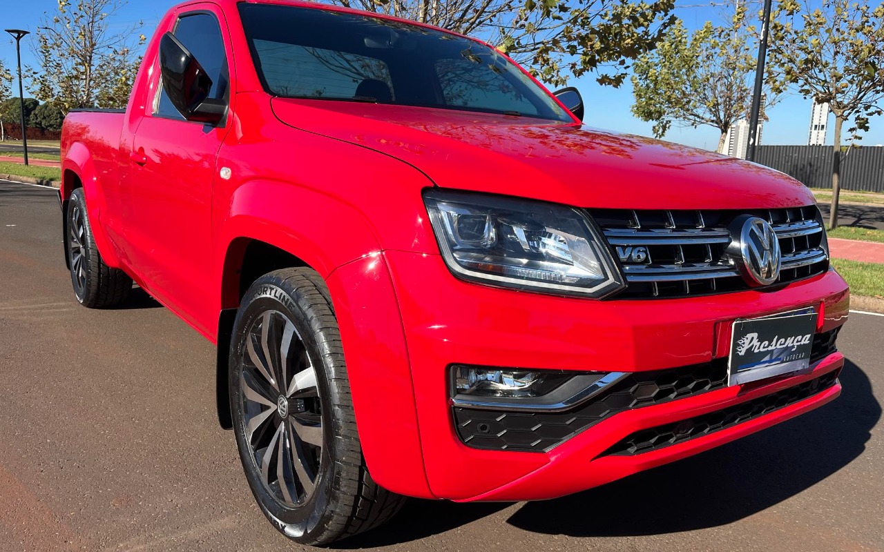 Volkswagen Amarok 2018 Vermelho — foto 1 de 3