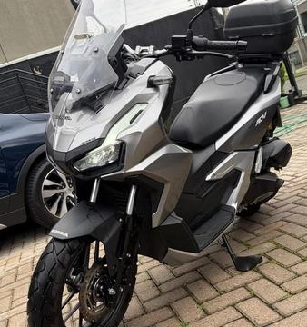 Honda ADV 160 2026 Prata — foto 1 de 3