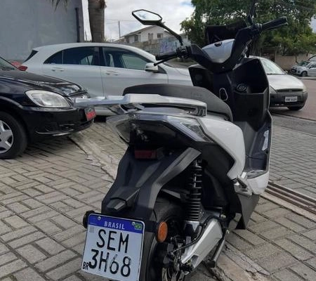 imagem-https://www.socarrao.com.br/sc-vehicle-images-prod/2680/1776445359354-7547561_7_B_2dc1c20ece.jpeg