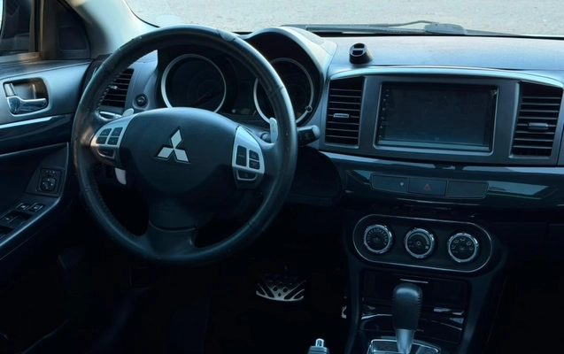 imagem-https://www.socarrao.com.br/sc-vehicle-images-prod/2687498/1786649479845-Dx4QPpQMtDmmY2xXe6cOnazpJIP0B5pF.jpg
