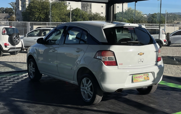 imagem-https://www.socarrao.com.br/sc-vehicle-images-prod/2687516/1784306871354-003_354a8ecc5debabcda70fee27d45de29e.jpeg