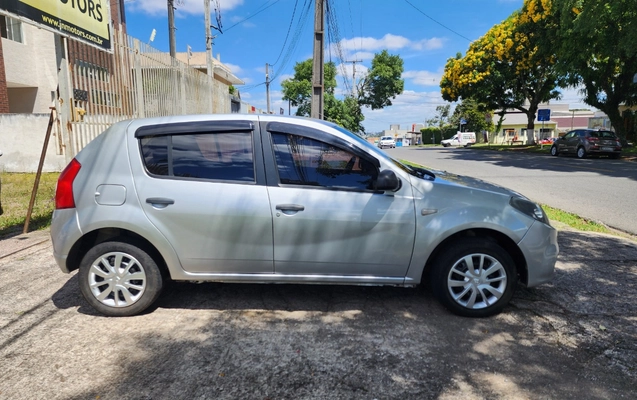 imagem-https://www.socarrao.com.br/sc-vehicle-images-prod/2687548/1784206243756-MjAyNTEyMDVfMTAwMjI5LmpwZw.jpg