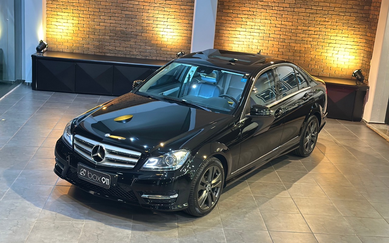 Mercedes-Benz C-200 2014 Preto — foto 1 de 3