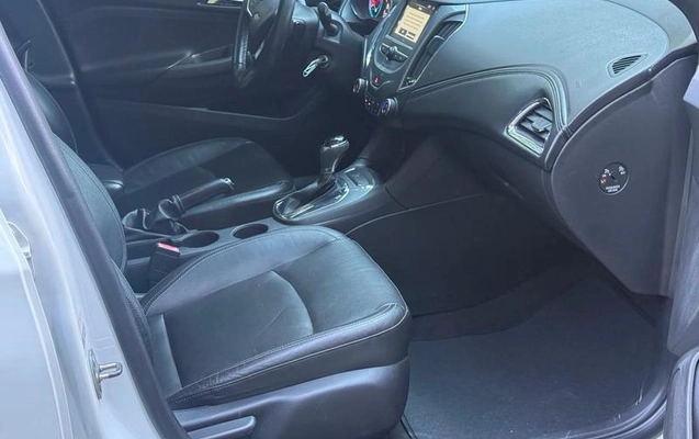 imagem-https://www.socarrao.com.br/sc-vehicle-images-prod/2689321/1787168199347-8183534_9_B_f6b0263f68.jpeg