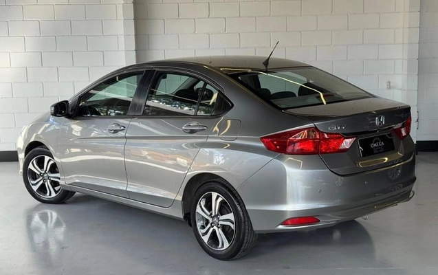 imagem-https://www.socarrao.com.br/sc-vehicle-images-prod/2689373/1786996095248-8281691_1_B_7d91d1b83f.jpeg