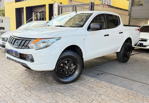 Mitsubishi L200 2021 Branco — foto 1 de 3