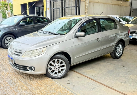 Volkswagen Voyage 2012 Prata — foto 1 de 3