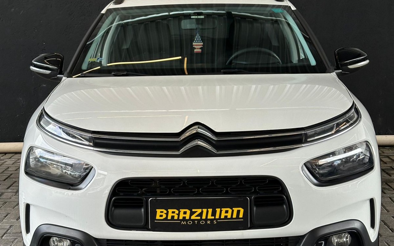 imagem-https://www.socarrao.com.br/sc-vehicle-images-prod/2692727/1784220207487-SU1HLTIwMjYwNjAzLVdBMDAxMi5qcGc.jpg