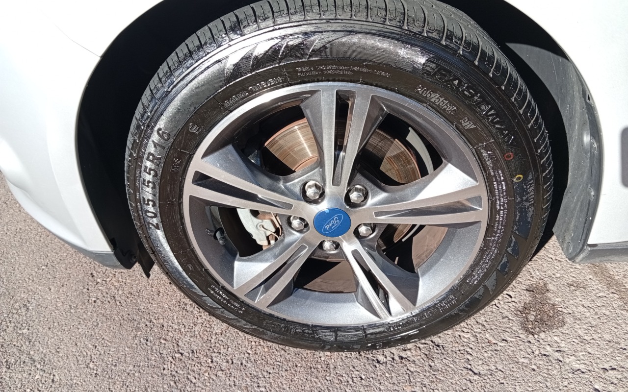 imagem-https://www.socarrao.com.br/sc-vehicle-images-prod/2695322/1784226482973-MTc4NDIyNjM2NDc0NTg0MzI3MzMzOTg1NTk0NjYxMDguanBn.jpg