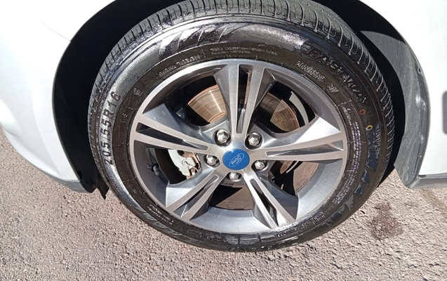 imagem-https://www.socarrao.com.br/sc-vehicle-images-prod/2695322/1784226482973-MTc4NDIyNjM2NDc0NTg0MzI3MzMzOTg1NTk0NjYxMDguanBn.jpg