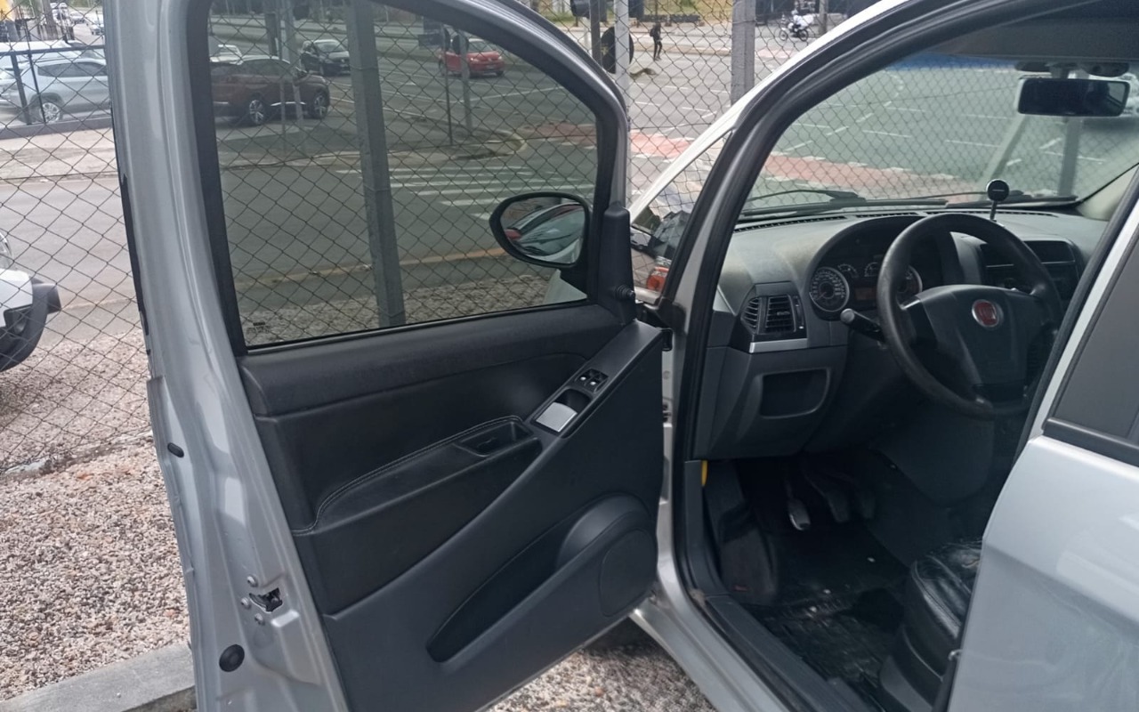 imagem-https://www.socarrao.com.br/sc-vehicle-images-prod/2695742/1784227084765-V2hhdHNBcHAgSW1hZ2UgMjAyNi0wNS0xNCBhdCAxMi41OS40Ni5qcGVn.jpeg