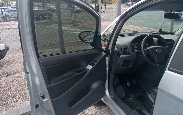 imagem-https://www.socarrao.com.br/sc-vehicle-images-prod/2695742/1784227084765-V2hhdHNBcHAgSW1hZ2UgMjAyNi0wNS0xNCBhdCAxMi41OS40Ni5qcGVn.jpeg