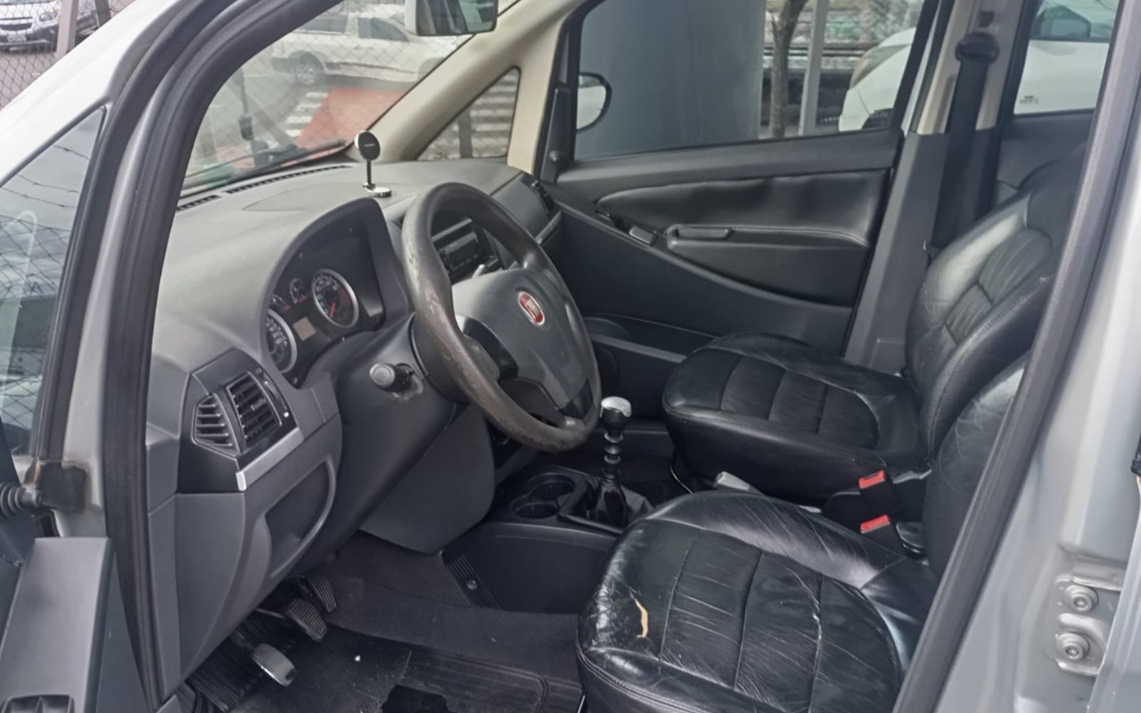 imagem-https://www.socarrao.com.br/sc-vehicle-images-prod/2695742/1784227084821-V2hhdHNBcHAgSW1hZ2UgMjAyNi0wNS0xNCBhdCAxMi41OS40OCAoMSkuanBlZw.jpeg