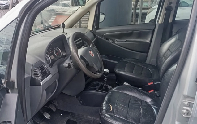 imagem-https://www.socarrao.com.br/sc-vehicle-images-prod/2695742/1784227084821-V2hhdHNBcHAgSW1hZ2UgMjAyNi0wNS0xNCBhdCAxMi41OS40OCAoMSkuanBlZw.jpeg