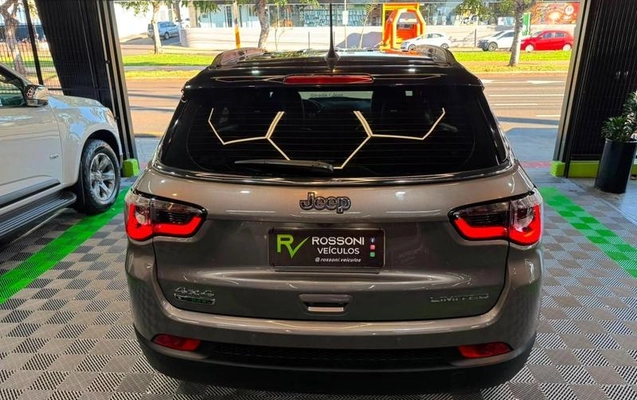 imagem-https://www.socarrao.com.br/sc-vehicle-images-prod/2696176/1789403120330-8285759_4_B_a2e0a2a0a8.jpeg