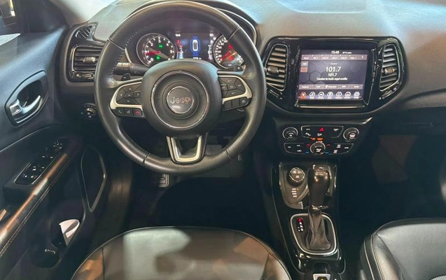 imagem-https://www.socarrao.com.br/sc-vehicle-images-prod/2696176/1789403120338-8285759_14_B_1b2f9ef3e0.jpeg