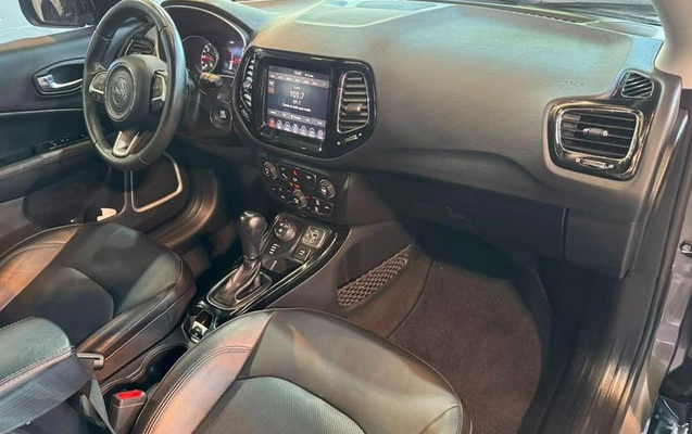 imagem-https://www.socarrao.com.br/sc-vehicle-images-prod/2696176/1789403120345-8285759_8_B_062dd8a198.jpeg