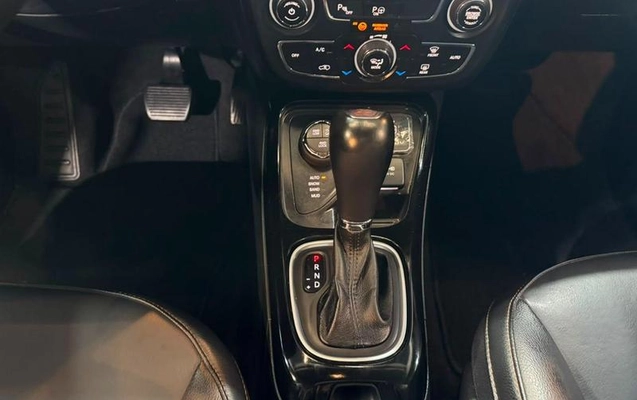 imagem-https://www.socarrao.com.br/sc-vehicle-images-prod/2696176/1789403120349-8285759_12_B_c449ed15fa.jpeg