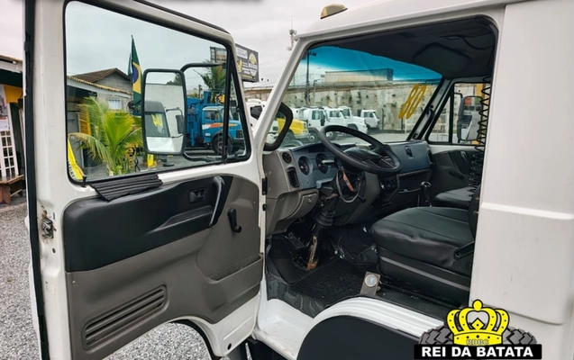 imagem-https://www.socarrao.com.br/sc-vehicle-images-prod/2696516/1784228713510-Ny5qcGc.jpg