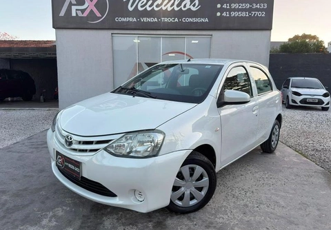 Toyota Etios 1.3 Flex 16V 5p Mec. 2015 Branco — foto 1 de 3