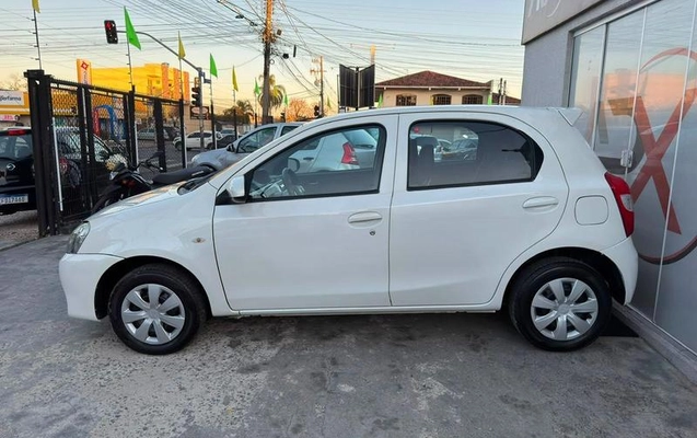 imagem-https://www.socarrao.com.br/sc-vehicle-images-prod/2696571/1790886198406-8237278_11_B_8ab9ab5d9f.jpeg