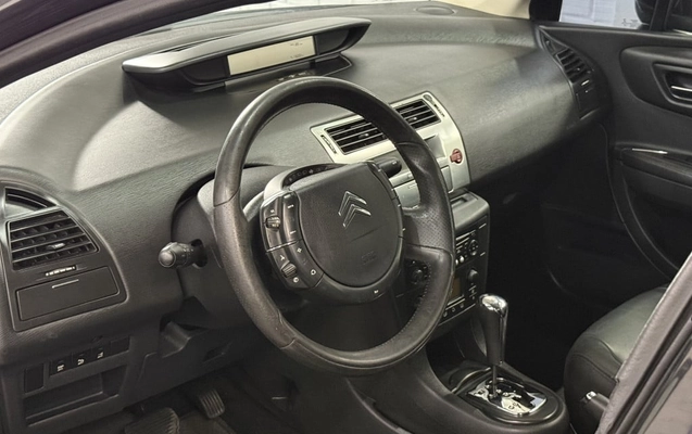 imagem-https://www.socarrao.com.br/sc-vehicle-images-prod/2697146/1784308299859-vehicle_image_1784229828_bfd85299923ad154afec2278367600b8.jpeg