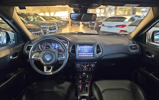 imagem-https://www.socarrao.com.br/sc-vehicle-images-prod/2697297/1788988800739-3Qv0012QrdxbeCHOsrv1OWOjNimUVDwh.jpg
