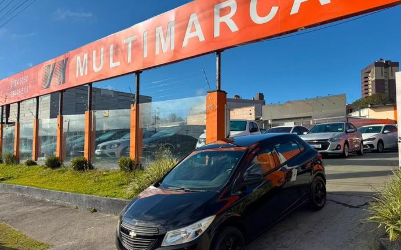 Chevrolet Onix 2016 Preto — foto 1 de 3