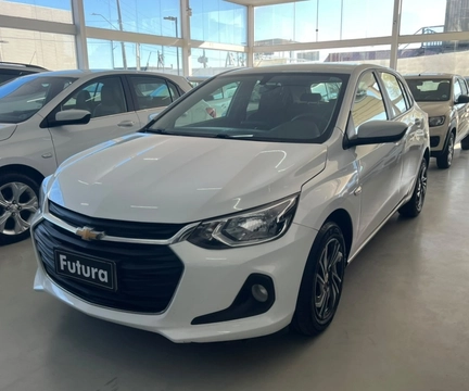 Chevrolet Onix 2024 Branco — foto 1 de 3