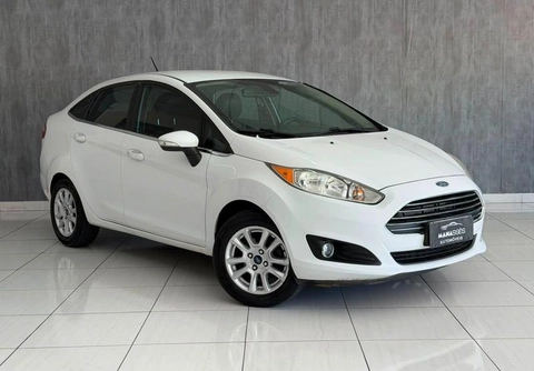 Ford Fiesta 2015 Branco — foto 1 de 3