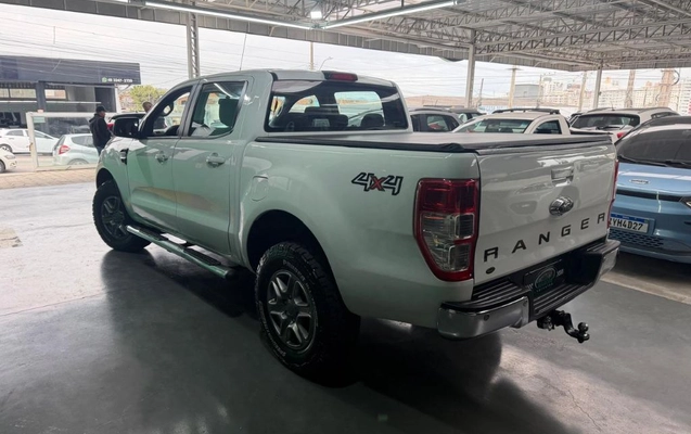 imagem-https://www.socarrao.com.br/sc-vehicle-images-prod/2698620/1787312662451-gb-32901ed.jpeg