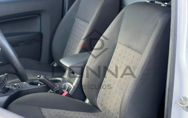 imagem-https://www.socarrao.com.br/sc-vehicle-images-prod/2698681/1784233025731-1e5e398c239e4d24b4455e5c06aba0b1_1784232854018.jpg