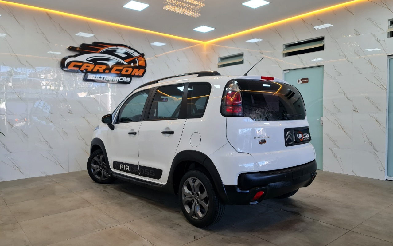 imagem-https://www.socarrao.com.br/sc-vehicle-images-prod/2703836/1784244115935-NC5qcGc.jpg
