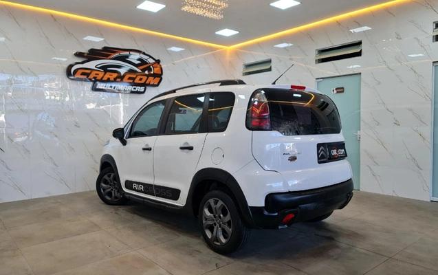 imagem-https://www.socarrao.com.br/sc-vehicle-images-prod/2703836/1784244115935-NC5qcGc.jpg