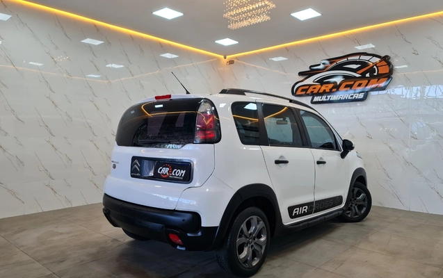 imagem-https://www.socarrao.com.br/sc-vehicle-images-prod/2703836/1784244116180-Ni5qcGc.jpg