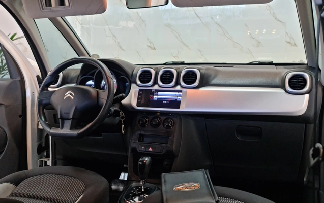 imagem-https://www.socarrao.com.br/sc-vehicle-images-prod/2703836/1784244116326-Ny5qcGc.jpg