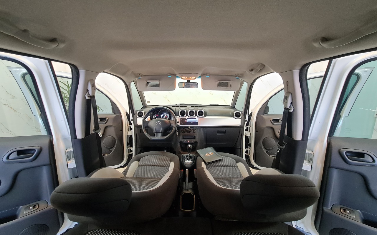 imagem-https://www.socarrao.com.br/sc-vehicle-images-prod/2703836/1784244116636-OS5qcGc.jpg