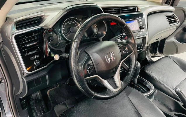 imagem-https://www.socarrao.com.br/sc-vehicle-images-prod/2716713/1784291972333-003_300788d4fd76594a8636c6f66b1c1a64.jpeg