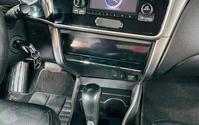 imagem-https://www.socarrao.com.br/sc-vehicle-images-prod/2716713/1784291972338-003_a8540a2072f6d5db6154a1230d008511.jpeg
