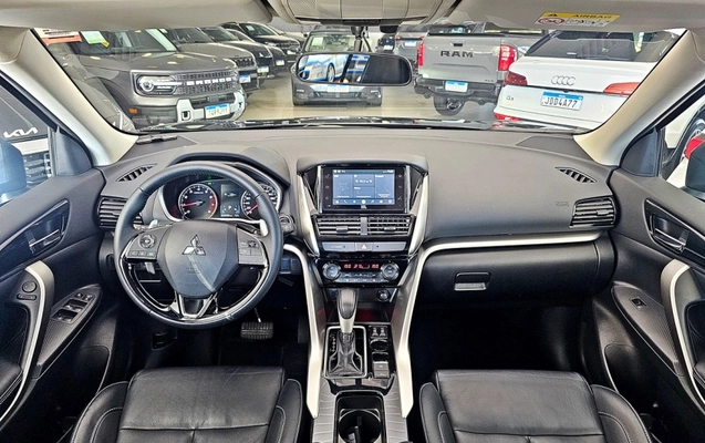 imagem-https://www.socarrao.com.br/sc-vehicle-images-prod/2716714/1789563033698-SmiIrIqdiXhy41UHlxYJgDsz7BBJa1Ov.jpg