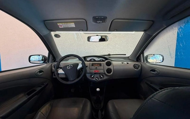 imagem-https://www.socarrao.com.br/sc-vehicle-images-prod/2716779/1787339069315-8276679_0_B_60b2d36bab.jpeg