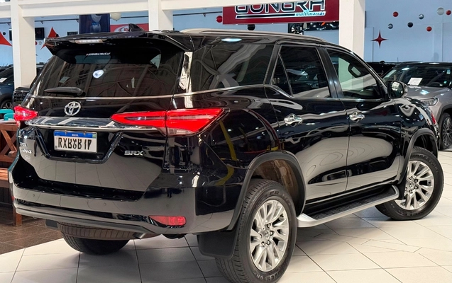 imagem-https://www.socarrao.com.br/sc-vehicle-images-prod/2717231/1784293948191-YjU0MTg3MDMtMDg2Ny00ZTZjLWE5MGMtZGQ0NGY5N2VkYzEyLmpwZWc.jpeg