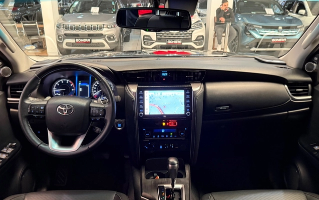 imagem-https://www.socarrao.com.br/sc-vehicle-images-prod/2717231/1784293948644-YjI0YzBjZTYtM2M0YS00MDk4LWE5NjUtYjBkMTFkMWE2M2ViLmpwZWc.jpeg