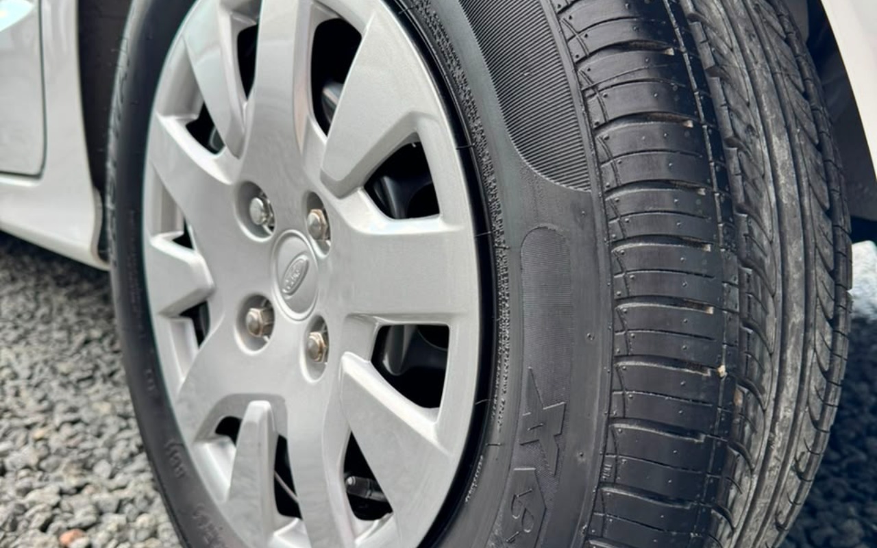 imagem-https://www.socarrao.com.br/sc-vehicle-images-prod/2717853/1784295227964-MjVmNTc3YTktYTk5YS00OTg0LThjYTctNTY2MGRhYTRkYTViLmpwZWc.jpeg