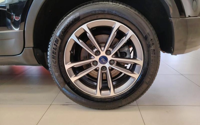 imagem-https://www.socarrao.com.br/sc-vehicle-images-prod/2718504/1787256894148-8288986_8_B_7b4dd46f7c.jpeg