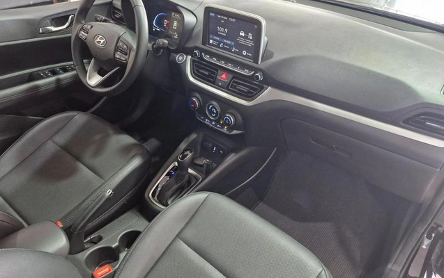 imagem-https://www.socarrao.com.br/sc-vehicle-images-prod/2718741/1792160873181-8132368_3_B_c191740073.jpeg